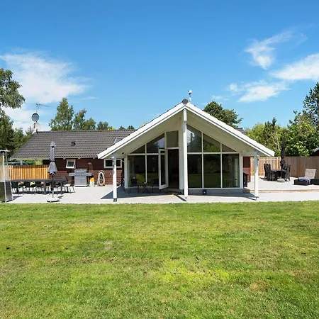 Semesterbostad Luxury Retreat By Kramnitze *